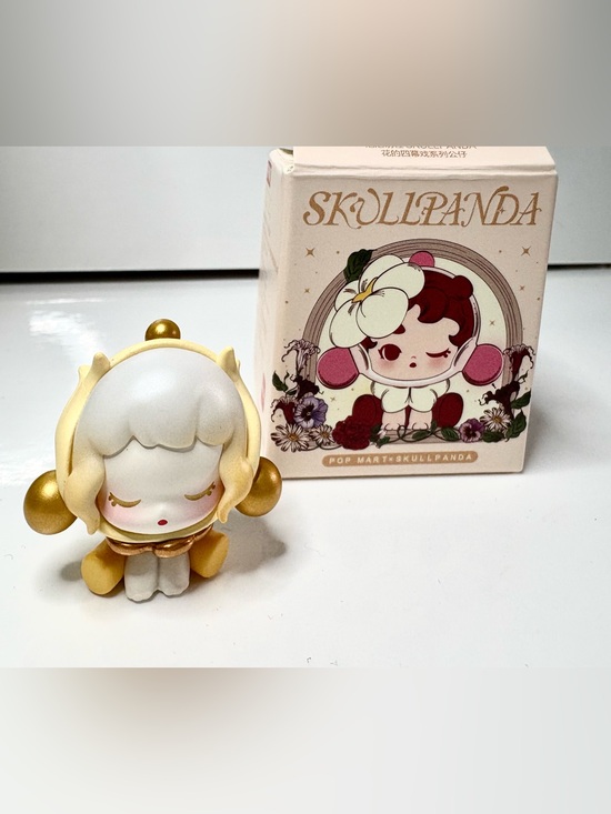 POP MART Other - Pop Bean Skullpanda Petals in 4 Scenes-The Invitation of Light! Asia Exclusive.